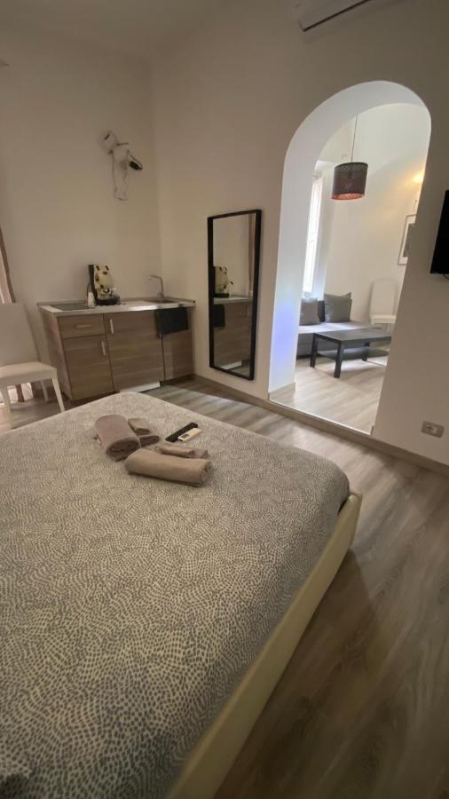 Petros Bed & Breakfast 3*